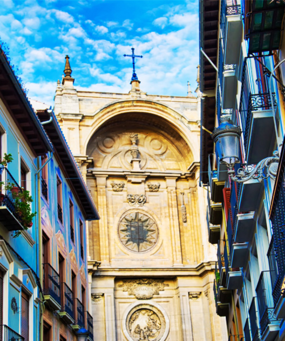 paseo la granada historica